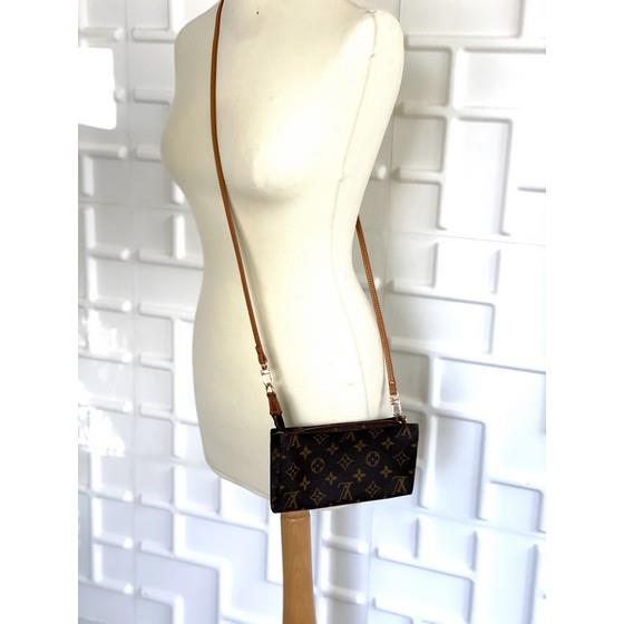 louis vuitton crossbody with pouch