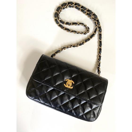 Vintage Chanel 2.55 Lambskin Leather Quilted Shoulder Bag – Mint Market