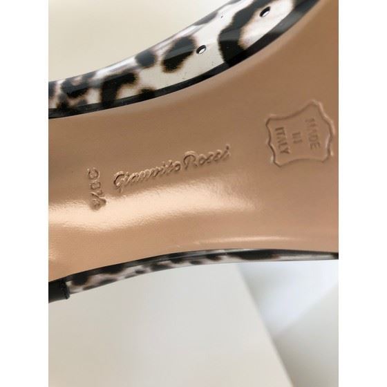 Picture of Gianvito Rossi leopard plexi heels