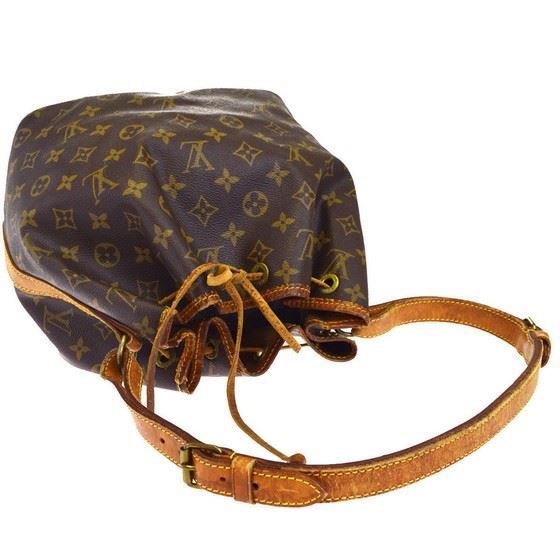 Louis Vuitton Fringed Noe Bag - Monogram Crossbody Bag - 2017 - Never  worn at 1stDibs
