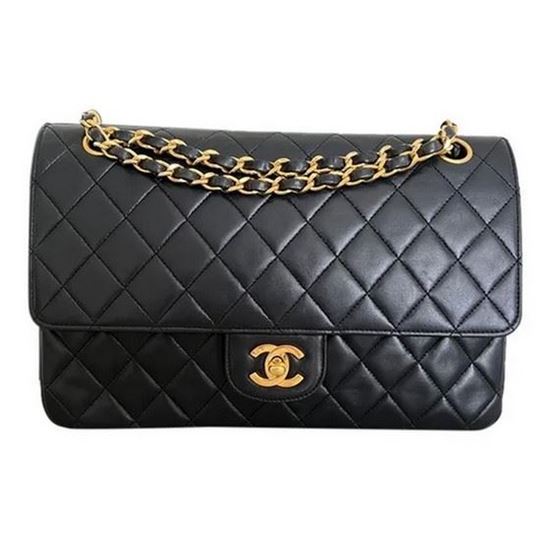 Vintage and Musthaves. Chanel medium/large 2.55 timeless classic